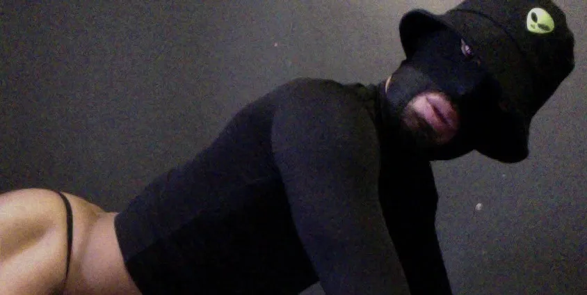OnlyFans cuenta petitsingepoilu header 2