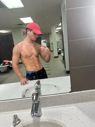 OnlyFans cuenta just.joey header 2