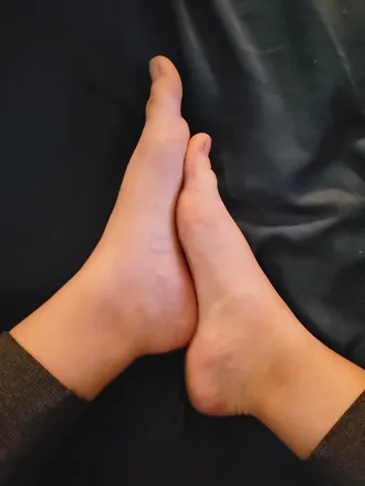 OnlyFans cuenta dirtyfeetmamax3 header 2
