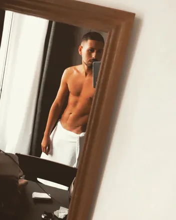 OnlyFans cuenta xyoungerboyx header 2