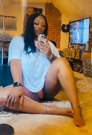 OnlyFans cuenta karamelkisseskween avatar 1