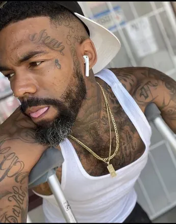 OnlyFans account  kingriico21 avatar 1