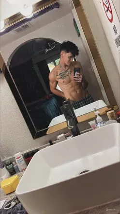 OnlyFans cuenta prettydickboii avatar 1