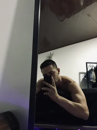 OnlyFans cuenta kennethzamoram header 2