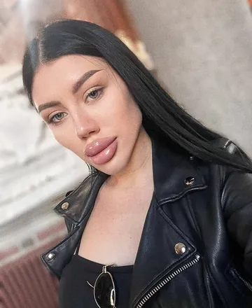 OnlyFans cuenta anastaziqueen header 2