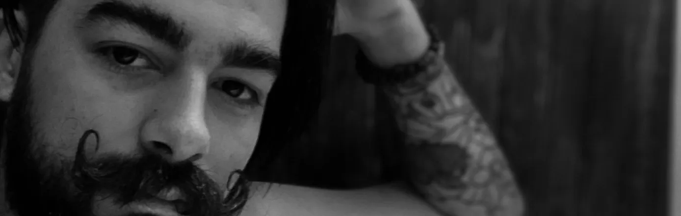 OnlyFans cuenta crispystache header 2