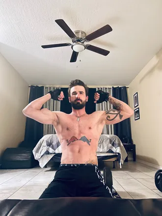OnlyFans cuenta u206705619 header 2