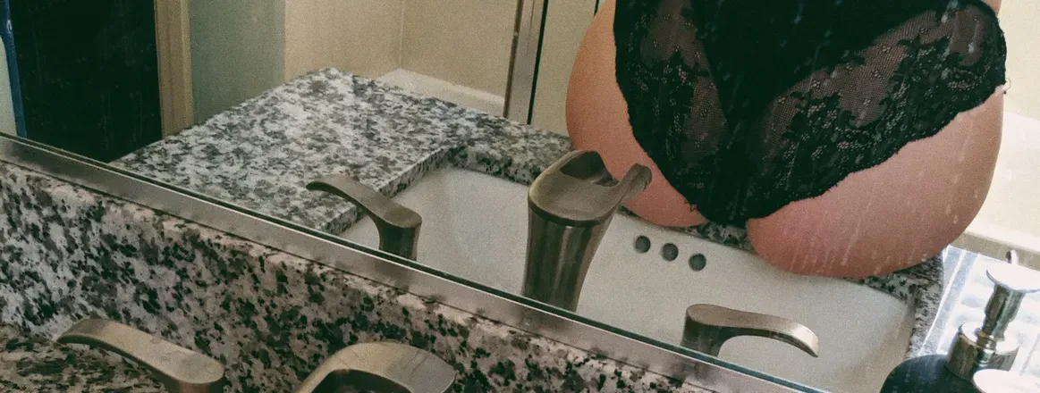 OnlyFans cuenta barelylu header 2