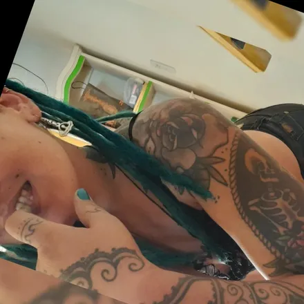 OnlyFans cuenta naomicurvyrasta header 2
