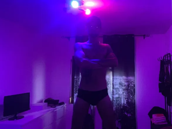 OnlyFans cuenta xxx_handsome avatar 1
