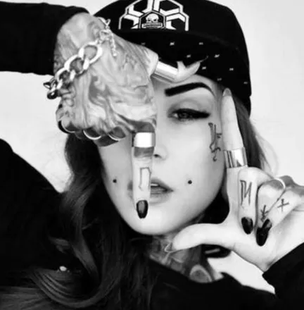 OnlyFans cuenta crazyb3autiful header 1