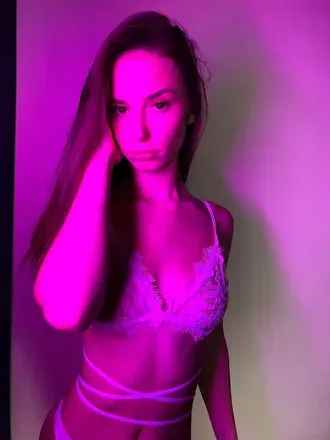 OnlyFans cuenta crystallynie avatar 1