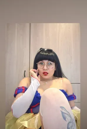 OnlyFans account  karenyhc header 2