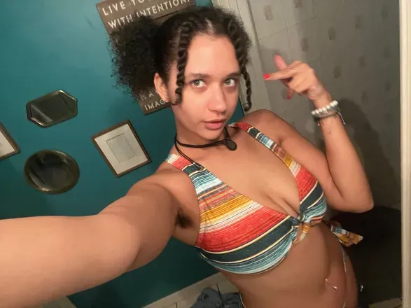 OnlyFans account  hottiegirlie28 avatar 1