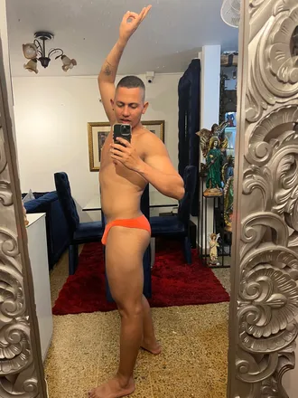 OnlyFans account  pipeflorez header 2