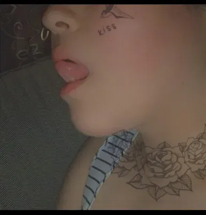 OnlyFans account  mommyv420 avatar 1