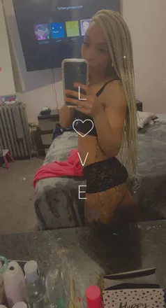 OnlyFans cuenta simonebaby1 header 2