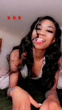 OnlyFans cuenta cometochloe avatar 1