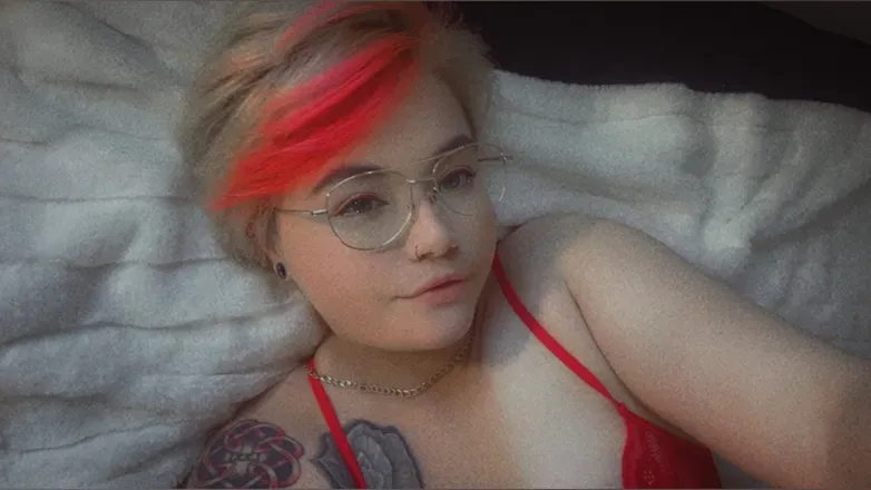 OnlyFans cuenta kimi_que header 2