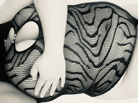 OnlyFans account  g.e.suzanna1992 header 2