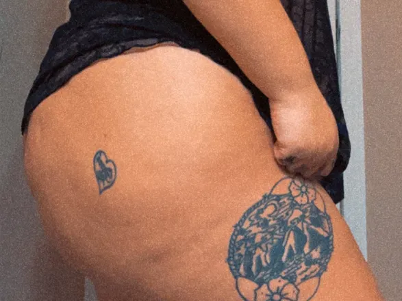 OnlyFans cuenta honeybee0320 header 2