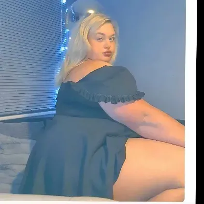 OnlyFans account  rosequartzandrum avatar 1