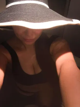 OnlyFans cuenta yourbrunettewifey avatar 1
