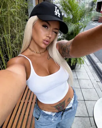 OnlyFans account  thatgirl_blaire avatar 1