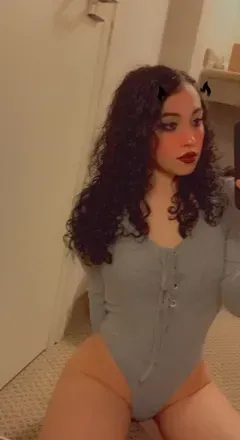 OnlyFans cuenta shylittlebelle01 avatar 1