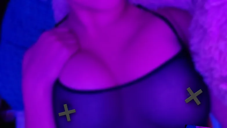 OnlyFans account  valval02 header 2