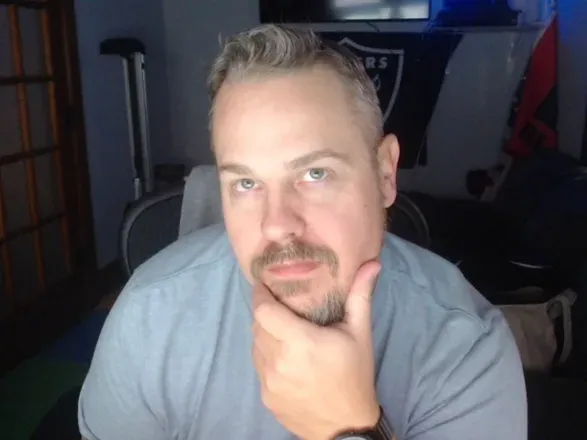 OnlyFans cuenta a-bomb-dadbod avatar 1