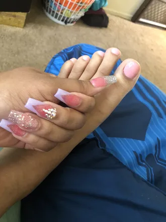 OnlyFans cuenta lolalfeet header 2
