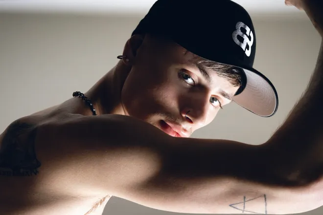 OnlyFans cuenta cyrusstarkxxx header 2