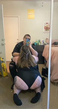 OnlyFans account  two-broke_girls avatar 1