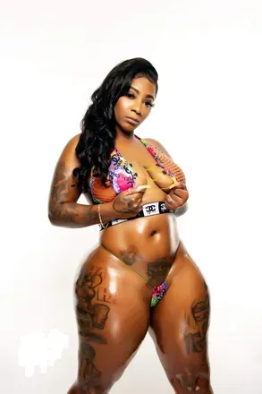 OnlyFans account  therealrainbowskittlez header 2