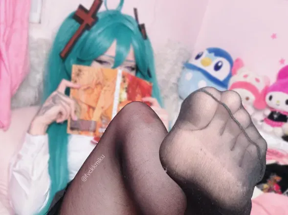 OnlyFans cuenta fvckkmiku header 2