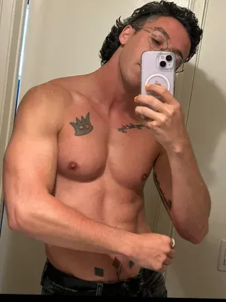 OnlyFans cuenta hisboysaturday avatar 1