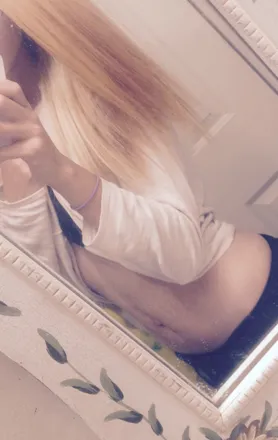 OnlyFans account  xo.kidrauhlox header 2