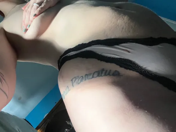 OnlyFans cuenta highshymommy header 2