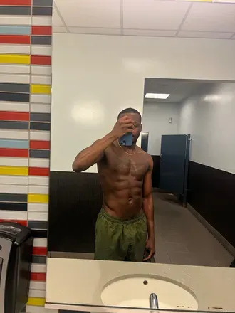 OnlyFans cuenta theratedqshow header 2