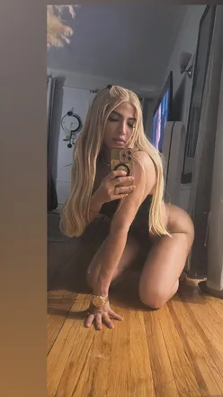 OnlyFans cuenta alyb0223 header 2