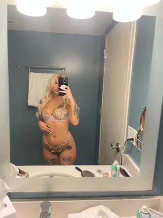 OnlyFans cuenta laneaxxx header 2