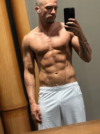 OnlyFans cuenta chrissinsxxx header 2