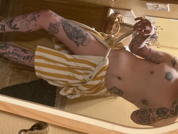 OnlyFans account  nobodyislistening header 2