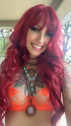 OnlyFans of lizzierose