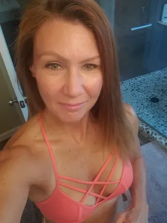 OnlyFans of naughtyneighbor1