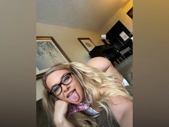 OnlyFans cuenta dailydoseofd24 header 2