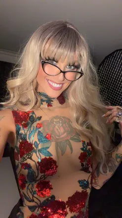 OnlyFans of lizzierose