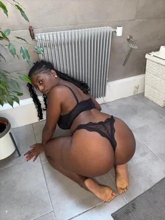 OnlyFans cuenta lyahjohnsonn header 2