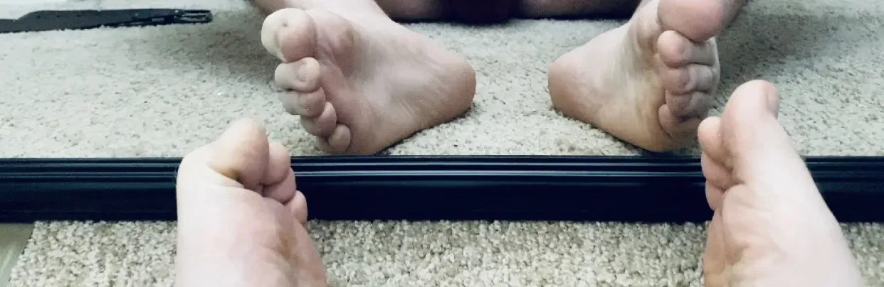 OnlyFans cuenta feetandfuzz header 2